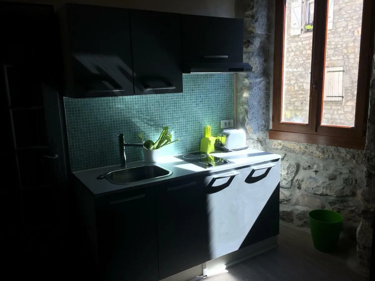 L'Oiseau Vert Design Chandolas 0*,  France